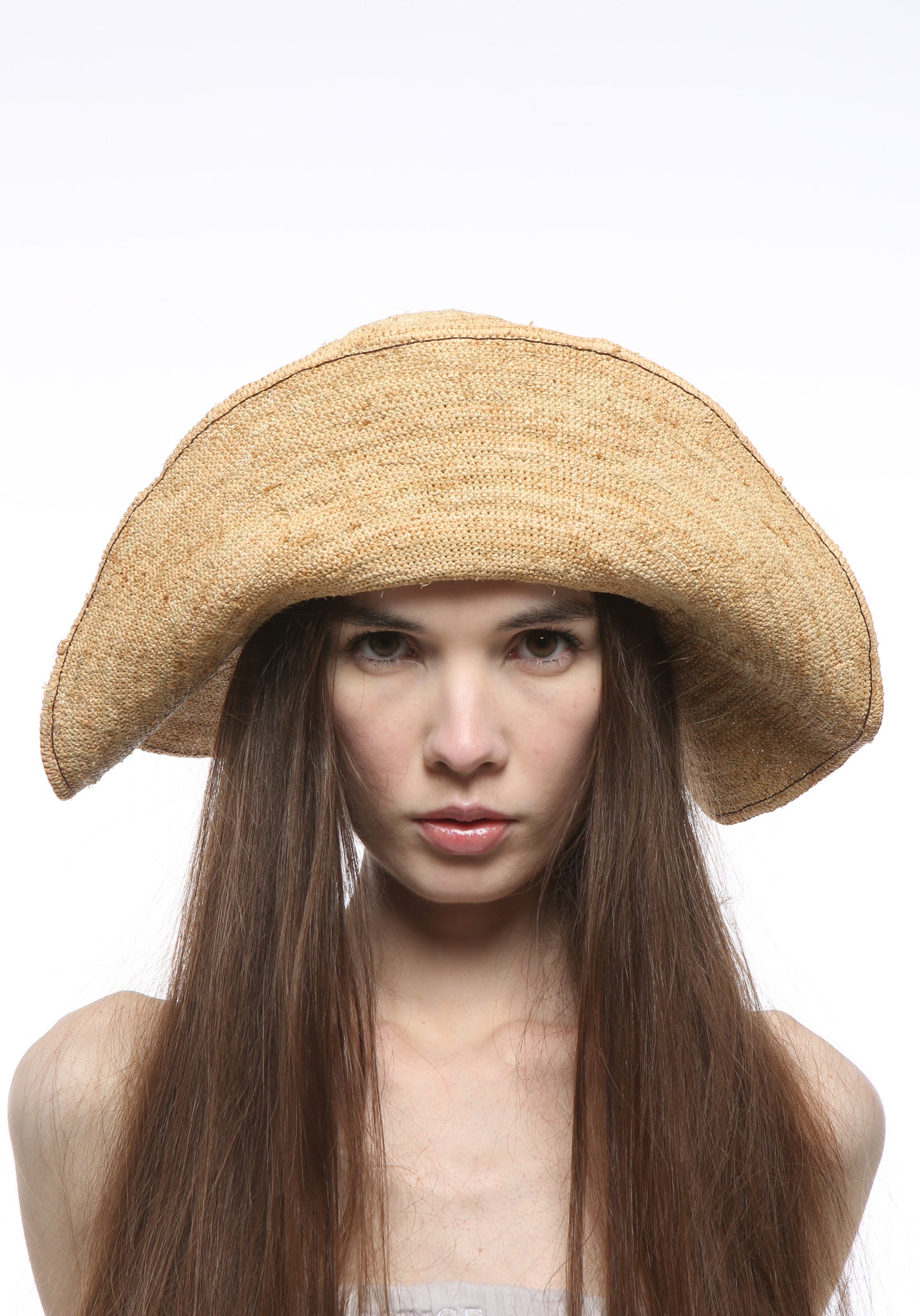 Cono Raw Raffia